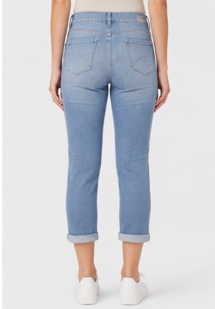 Santana Women’s Tummy Control Capri Jeans