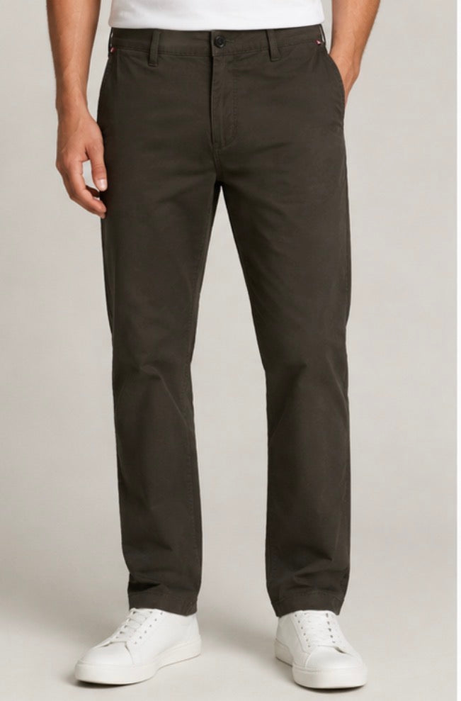 Tommy Hilfiger Men’s Straight Fit Stretch Pants – Dark Olive