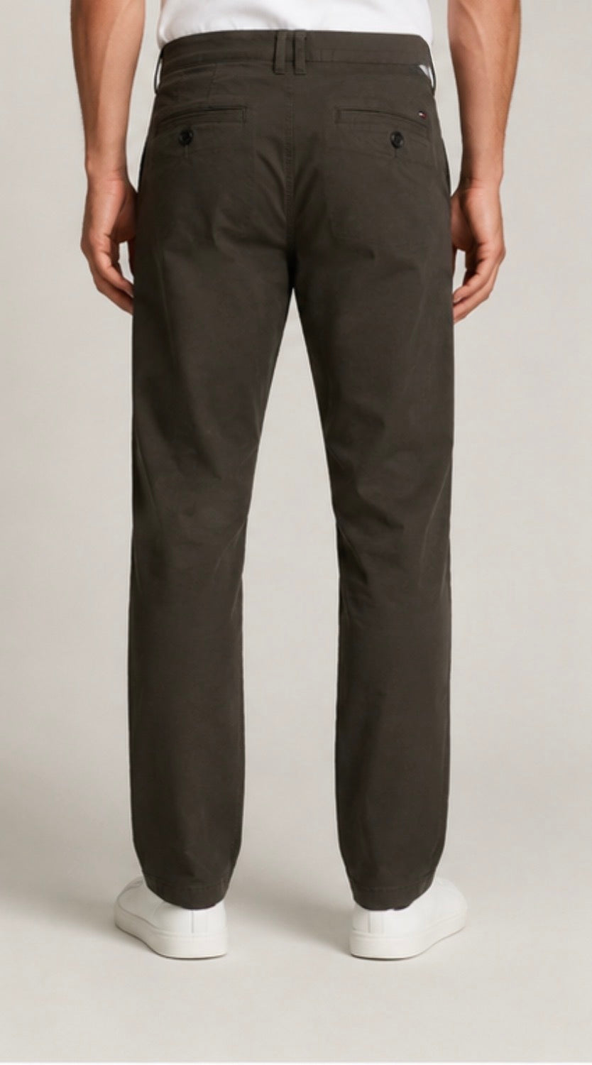 Tommy Hilfiger Men’s Straight Fit Stretch Pants – Dark Olive