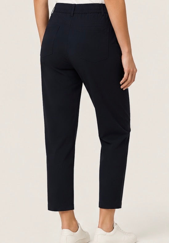 Kirkland Signature Women’s Travel Pants – Black