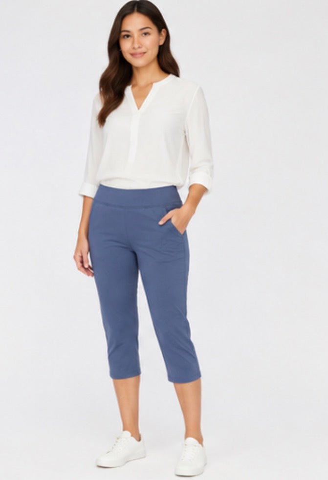 Women’s Pull-On Stretch Crop Pants – Blue