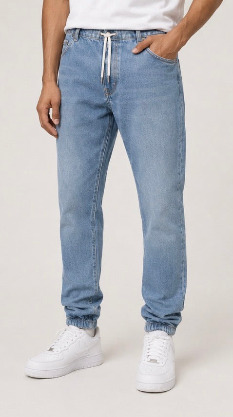 Levi’s Men’s Light Wash Denim Jogger Jeans