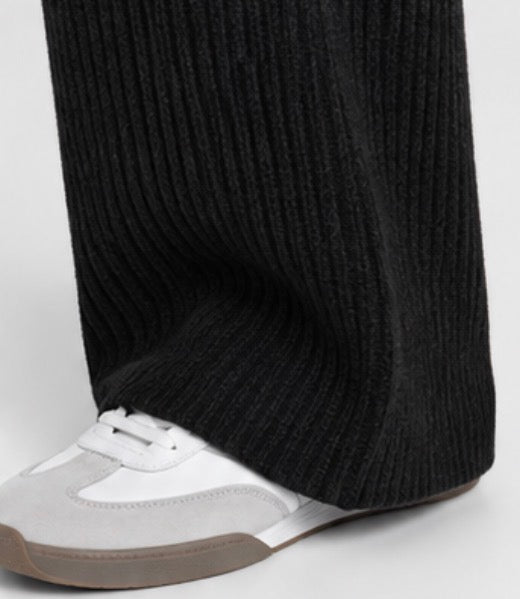 GAP Women’s Ribbed Knit Pull-On Pants – Black