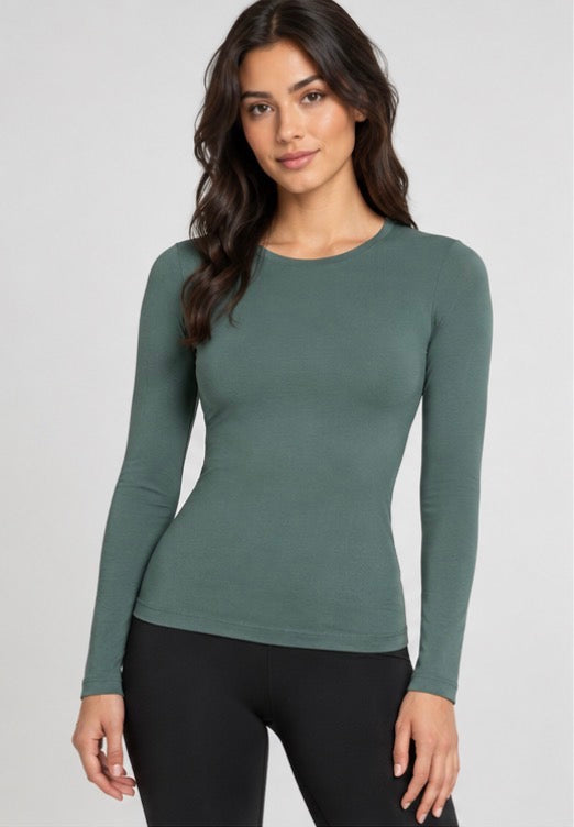 Mondetta Women’s Long Sleeve Crew Neck Top – Green